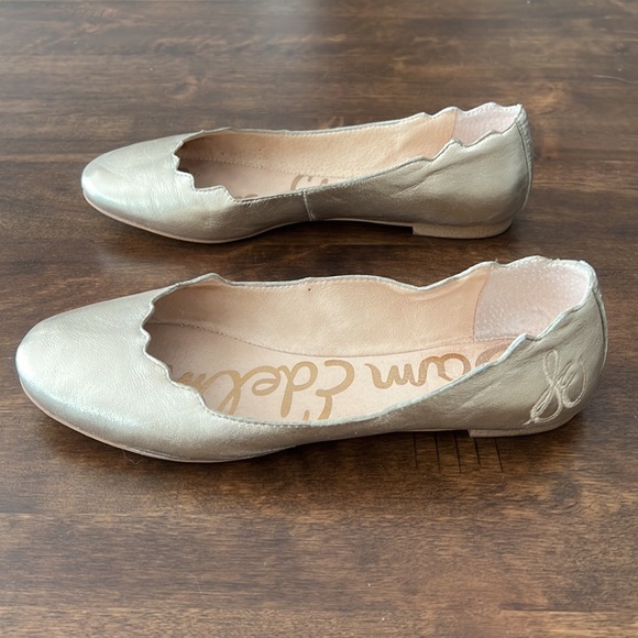 Sam Edelman Augusta 7.M scalloped ballet flat - Picture 2 of 8